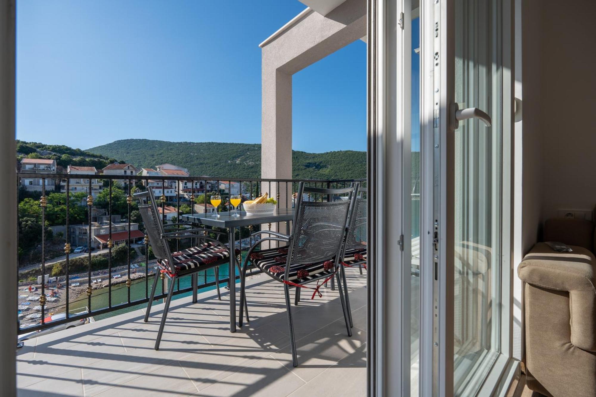 Apartments Budes Neum Rom bilde